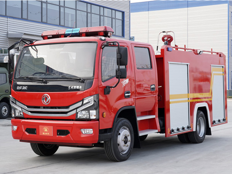 東風多利卡4噸水罐消防車