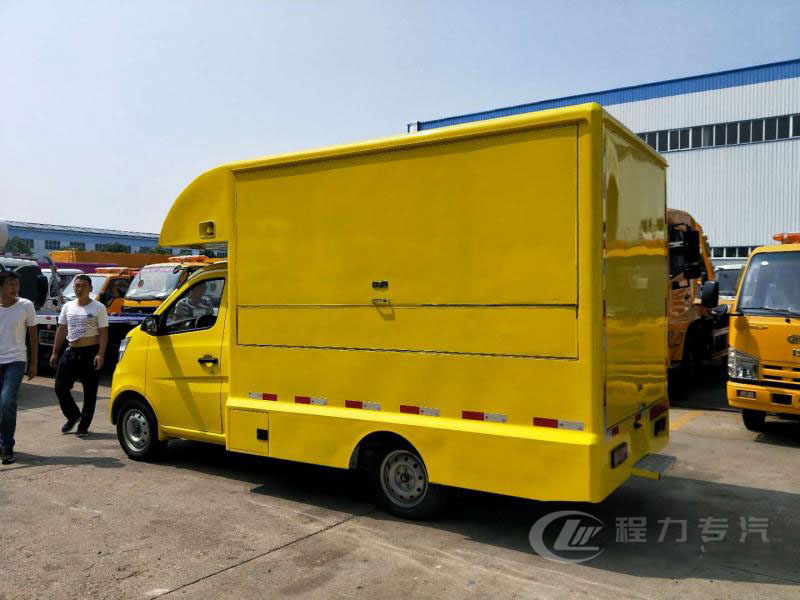 廂長(zhǎng)2.8米東風(fēng)小康 售貨車(chē)