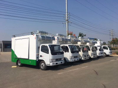 廂長(zhǎng)4.2米東風(fēng)D6 餐車(chē)